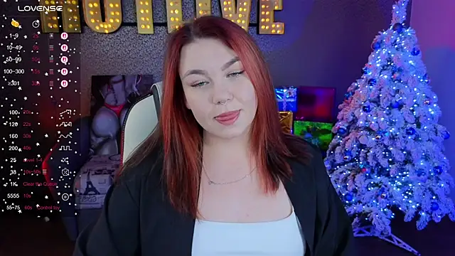 Snapshot of Lilumytrend chatting on 12.17.25 Lilumytrend online show from 12.17.25