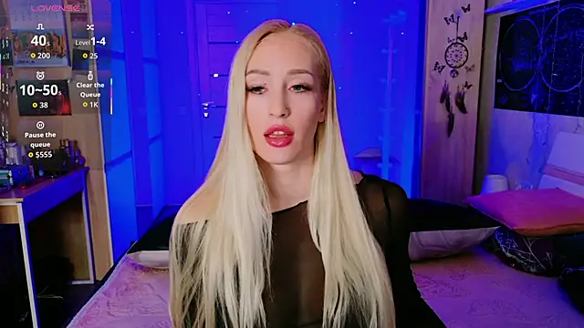 Snapshot of Evva_Ross chatting on 12.02.25 Evva Ross online show from 12.02.25