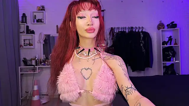 Snapshot of Marcellean chatting on 11.07.25 Marcellean online show from 11.07.25