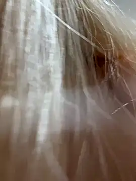 Snapshot of Lolitaxlola chatting on 09.28.25 Lolitaxlola online show from 09.28.25