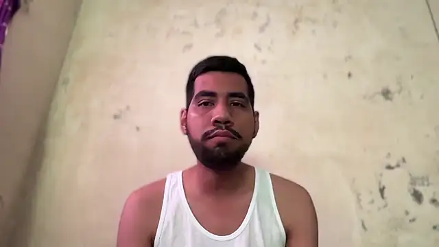 Snapshot of EnriquePersian197 chatting on 01.01.25 EnriquePersian197 online show from 01.01.25