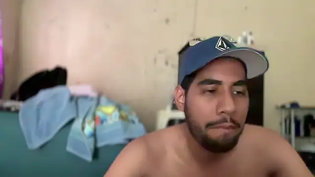 Snapshot of EnriquePersian197 chatting on 01.05.25 EnriquePersian197 online show from 01.05.25