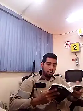 Snapshot of EnriquePersian197 chatting on 01.13.25 EnriquePersian197 online show from 01.13.25