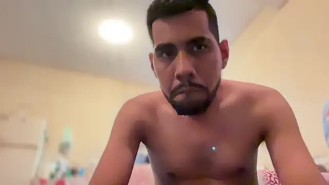 Snapshot of EnriquePersian197 chatting on 01.15.25 EnriquePersian197 online show from 01.15.25