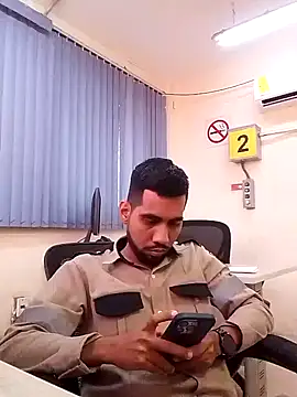 Snapshot of EnriquePersian197 chatting on 01.16.25 EnriquePersian197 online show from 01.16.25