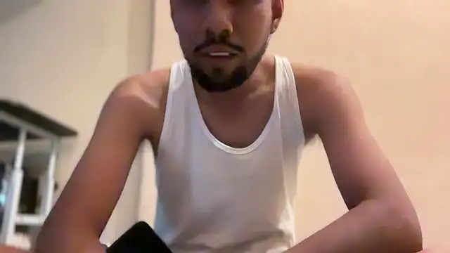 Snapshot of EnriquePersian197 chatting on 01.18.25 EnriquePersian197 online show from 01.18.25