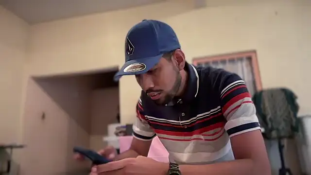 Snapshot of EnriquePersian197 chatting on 01.21.25 EnriquePersian197 online show from 01.21.25