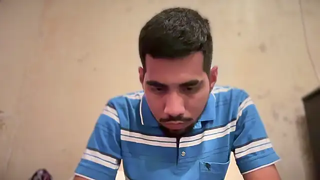 Snapshot of EnriquePersian197 chatting on 01.23.25 EnriquePersian197 online show from 01.23.25