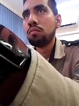 Snapshot of EnriquePersian197 chatting on 01.23.25 EnriquePersian197 online show from 01.23.25