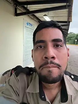 Snapshot of EnriquePersian197 chatting on 01.27.25 EnriquePersian197 online show from 01.27.25