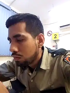 Snapshot of EnriquePersian197 chatting on 01.29.25 EnriquePersian197 online show from 01.29.25