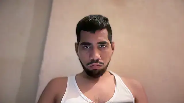 Snapshot of EnriquePersian197 chatting on 01.29.25 EnriquePersian197 online show from 01.29.25