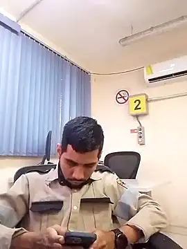 Snapshot of EnriquePersian197 chatting on 01.30.25 EnriquePersian197 online show from 01.30.25