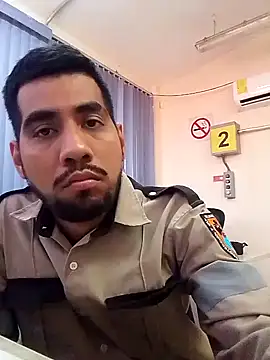 Snapshot of EnriquePersian197 chatting on 01.30.25 EnriquePersian197 online show from 01.30.25