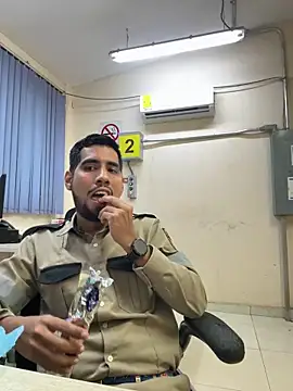 Snapshot of EnriquePersian197 chatting on 02.05.25 EnriquePersian197 online show from 02.05.25