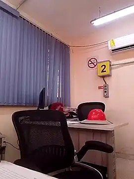 Snapshot of EnriquePersian197 chatting on 02.13.25 EnriquePersian197 online show from 02.13.25