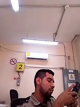 Snapshot of EnriquePersian197 chatting on 02.17.25 EnriquePersian197 online show from 02.17.25