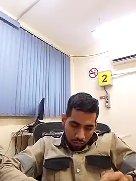 Snapshot of EnriquePersian197 chatting on 02.19.25 EnriquePersian197 online show from 02.19.25