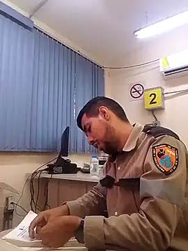 Snapshot of EnriquePersian197 chatting on 02.20.25 EnriquePersian197 online show from 02.20.25