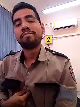 Snapshot of EnriquePersian197 chatting on 02.20.25 EnriquePersian197 online show from 02.20.25