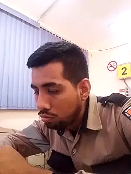 Snapshot of EnriquePersian197 chatting on 02.24.25 EnriquePersian197 online show from 02.24.25