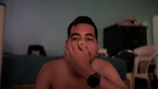 Snapshot of EnriquePersian197 chatting on 02.25.25 EnriquePersian197 online show from 02.25.25