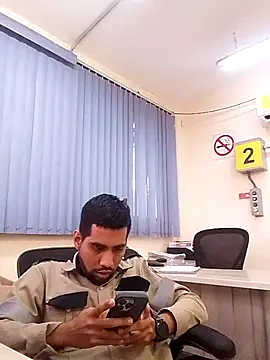 Snapshot of EnriquePersian197 chatting on 02.27.25 EnriquePersian197 online show from 02.27.25