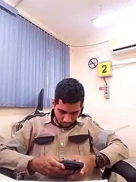 Snapshot of EnriquePersian197 chatting on 03.03.25 EnriquePersian197 online show from 03.03.25