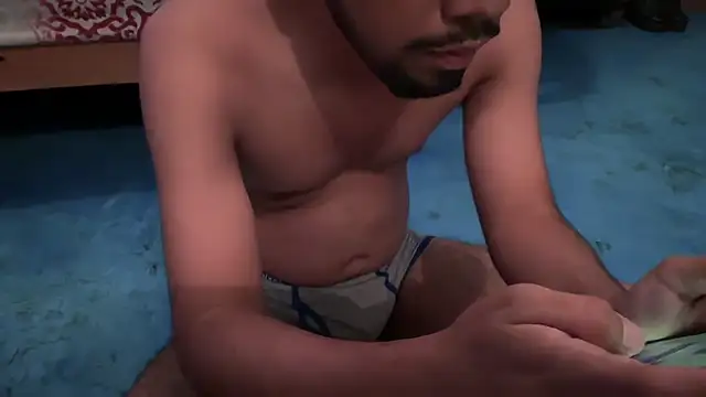 Snapshot of EnriquePersian197 chatting on 03.05.25 EnriquePersian197 online show from 03.05.25