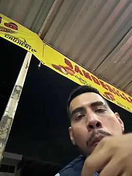 Snapshot of EnriquePersian197 chatting on 03.09.25 EnriquePersian197 online show from 03.09.25