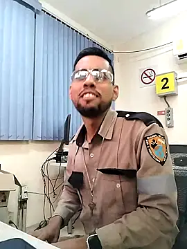 Snapshot of EnriquePersian197 chatting on 10.09.25 EnriquePersian197 online show from 10.09.25