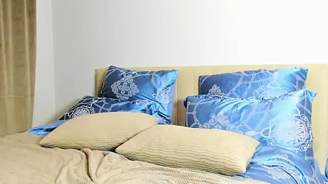 kirraa  online show from 02.14.26