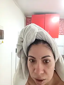 saralunabella online show from 10.22.25
