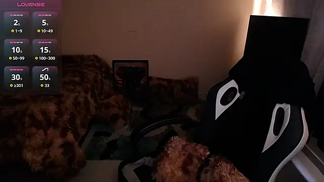 Snapshot of goddess_valXX chatting on 09.21.25 goddess valXX online show from 09.21.25