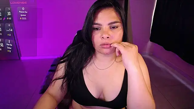 Snapshot of goddess_valXX chatting on 06.17.26 goddess valXX online show from 06.17.26