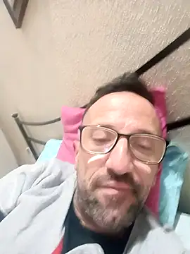 Snapshot of Porco81cazzo chatting on 11.17.25 Porco81cazzo online show from 11.17.25