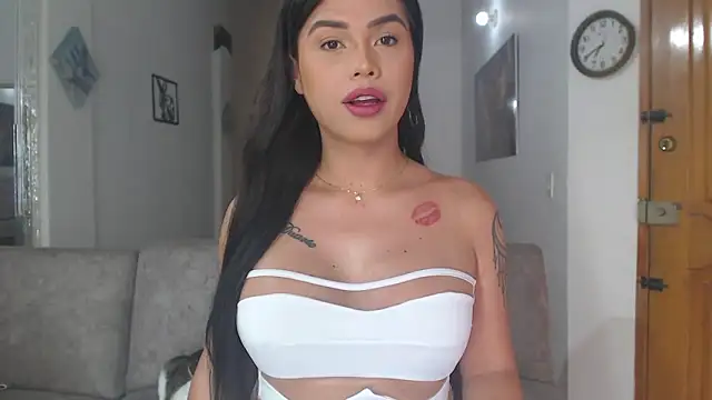 Snapshot of divinepleasury chatting on 11.24.25 divinepleasury online show from 11.24.25