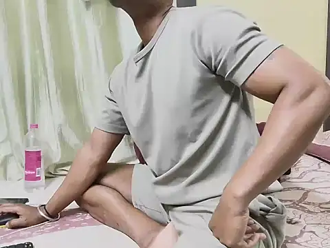 Snapshot of loveboyrp chatting on 02.16.25 loveboyrp online show from 02.16.25