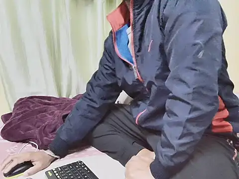 Snapshot of loveboyrp chatting on 02.17.25 loveboyrp online show from 02.17.25