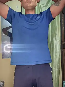 Snapshot of loveboyrp chatting on 02.26.25 loveboyrp online show from 02.26.25