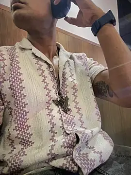 Snapshot of loveboyrp chatting on 02.26.25 loveboyrp online show from 02.26.25