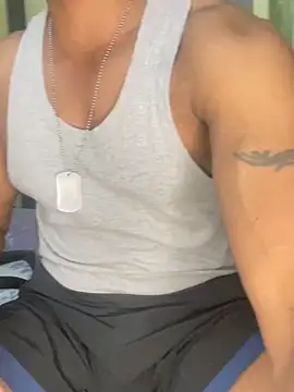 Snapshot of loveboyrp chatting on 10.08.25 loveboyrp online show from 10.08.25