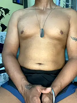 Snapshot of loveboyrp chatting on 11.13.25 loveboyrp online show from 11.13.25