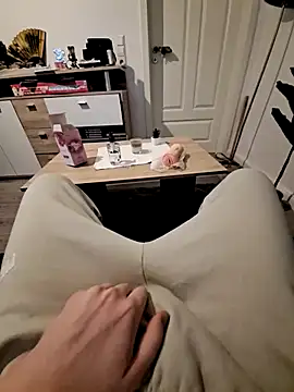 Kevindauerhorny online show from 12.31.24