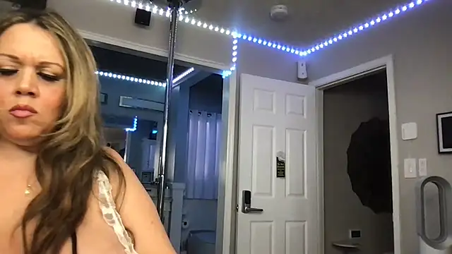 curvyfunlover online show from 11.23.25