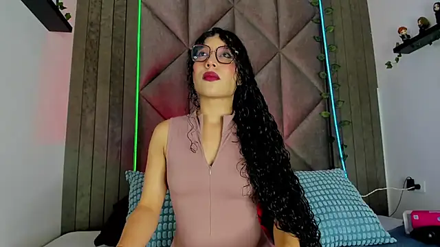 BriaConner  online show from 12.18.25