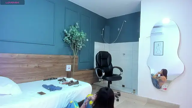 megan morgan01 online show from 03.18.25