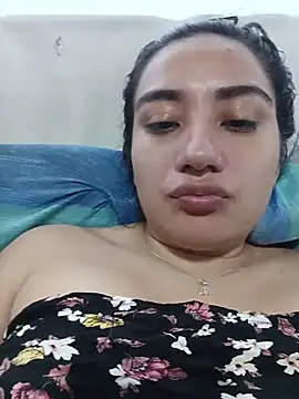 Snapshot of Hellen_Alex chatting on 12.17.25 Hellen Alex online show from 12.17.25