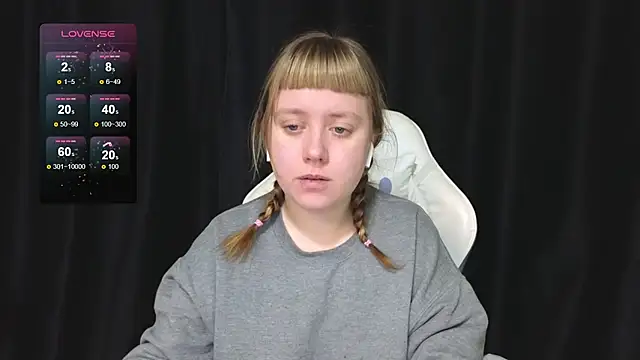 Snapshot of June_shy0 chatting on 12.03.25 June shy0 online show from 12.03.25