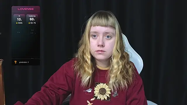 Snapshot of June_shy0 chatting on 12.04.25 June shy0 online show from 12.04.25